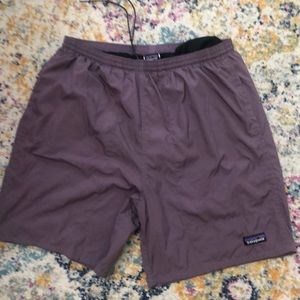 SOLD ❌ Patagonia Men’s shorts | L